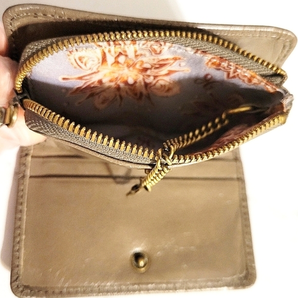 HOBO Embossed Tan Leather Small Wallet with Wanderlust Lining - Picture 3 of 7